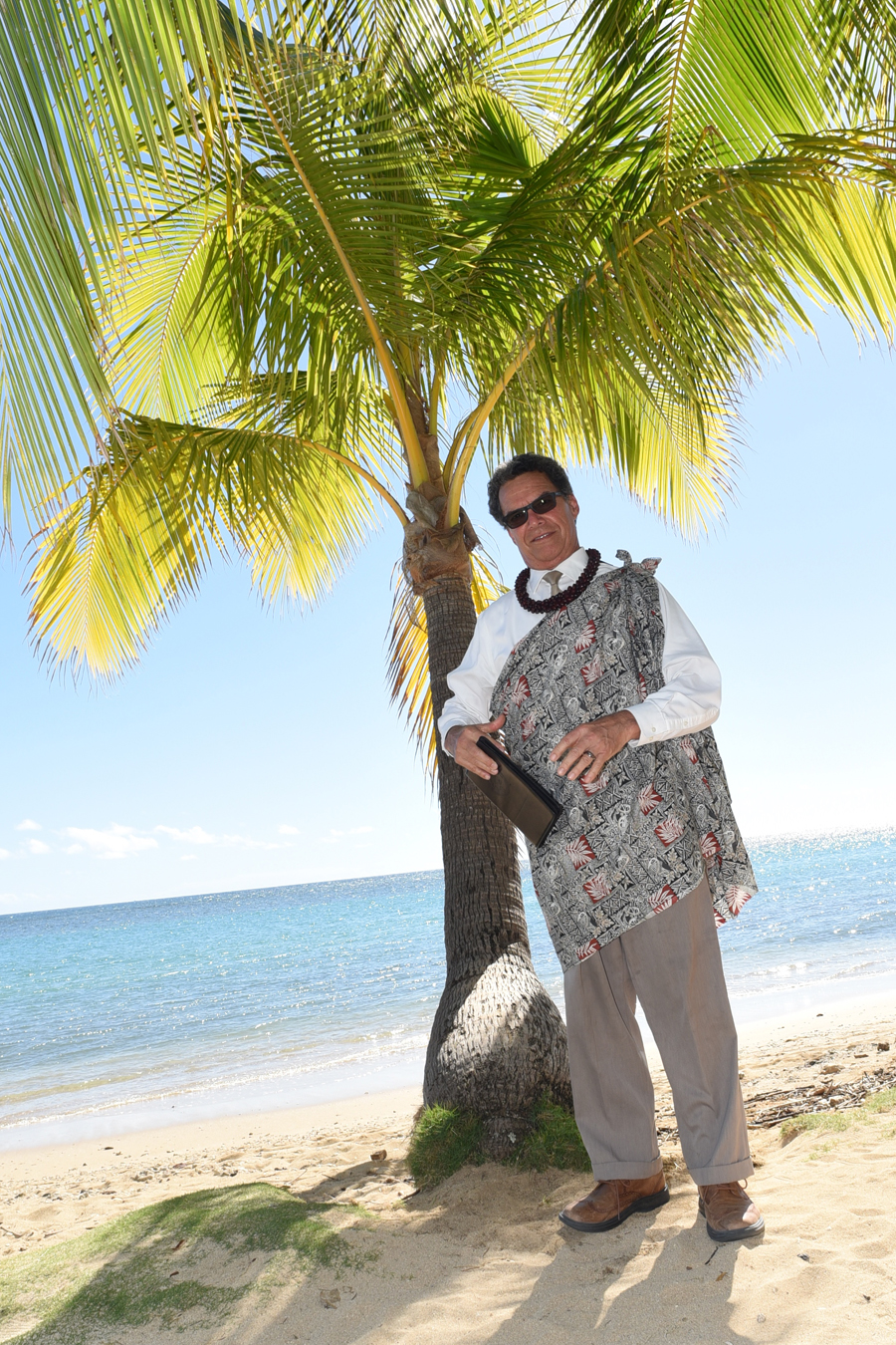 Hawaii Wedding Vendors Hawaiian Minister