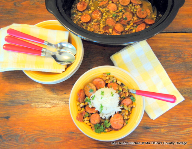 Slow Cooker Black Eyed Peas and Rice at Miz Helen's Country Cottage