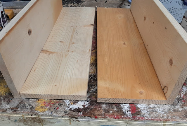 How to Build a Rustic Shipping Crate How to Build a Rustic Shipping Crate
