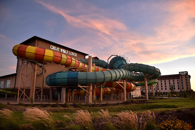 great wolf lodge exterior of water slides