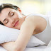 Οι σωστές στάσεις στον ύπνο για να ξυπνάτε χωρίς πόνους και στομαχικά προβλήματα 
