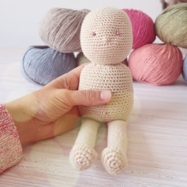 muñeca tejida a crochet paso a paso