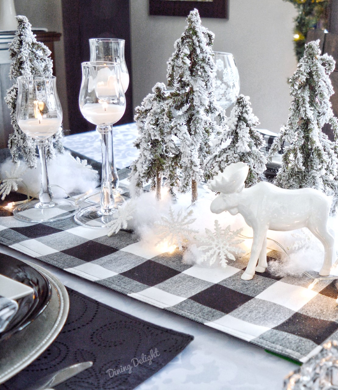 Dining Delight: Winter Blues Snowflake Tablescape