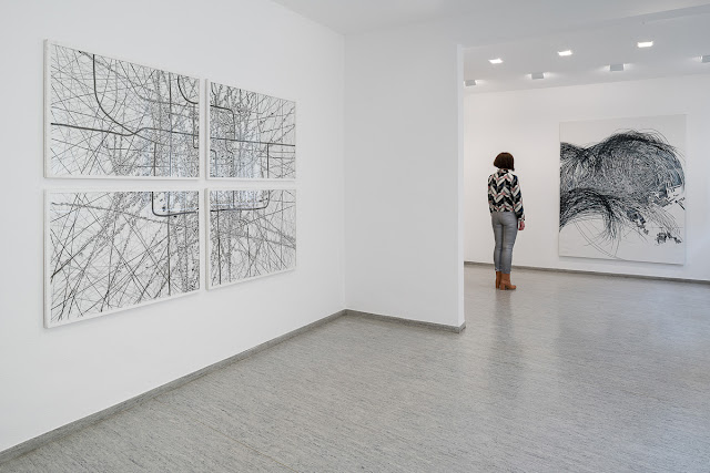 Ausstellung von Renata Jaworska in der Städtischen Galerie Villingen-Schwenningen. Die Künstlerin zeigt ihre neuen Arbeiten auf Leinwand und Papierarbeiten.