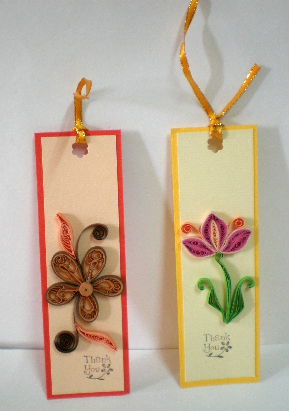 Crafty Diva's QUILLING BOOKMARK