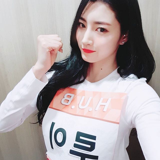 Netizens Claims That She's The Hottest Japanese KPop Idol! - KPop News