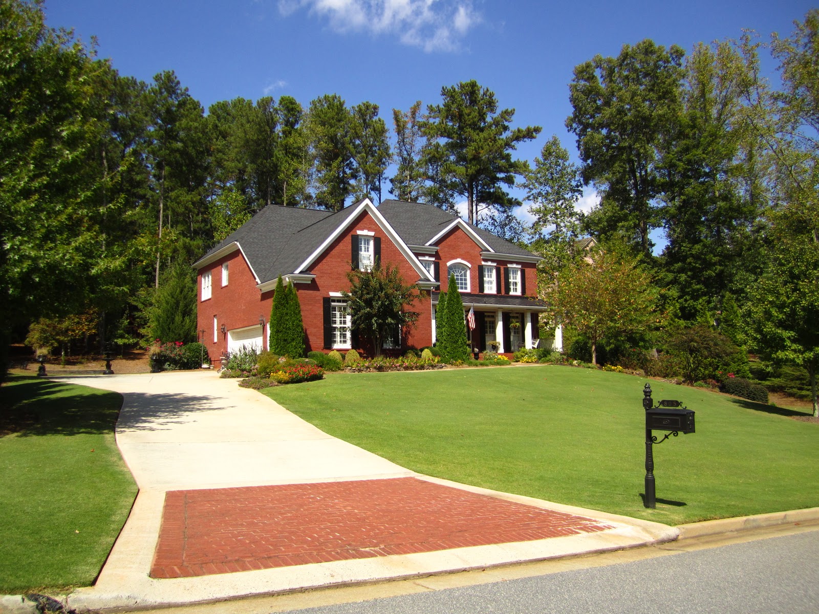 White Columns Colonnade Enclave Of Homes