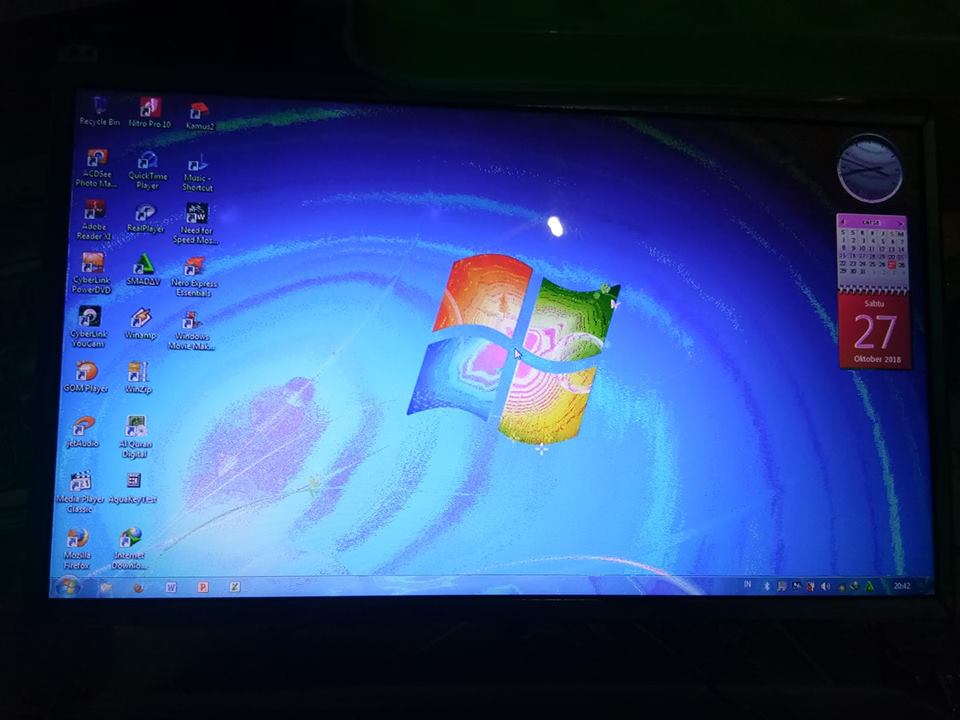 Penyebab Dan Cara Mengatasi Layar Lcd Laptop Bergaris Pelangi