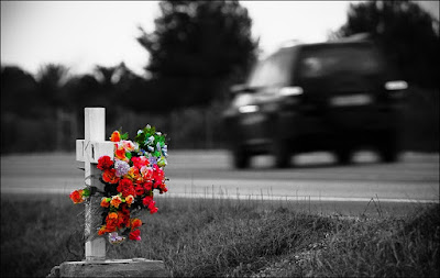 ¿Sabias que hoy se celebra a los que murieron a causa de una accidente o que tuvieron una muerte repentina y violenta?