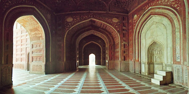 Interior design of Taj Mahal