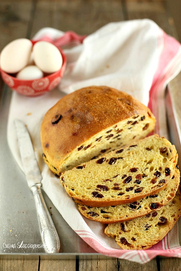 panina aretina con uvetta e zafferano