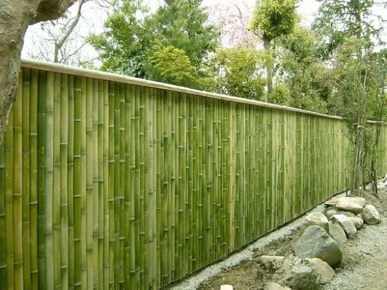 desain pagar dari bambu