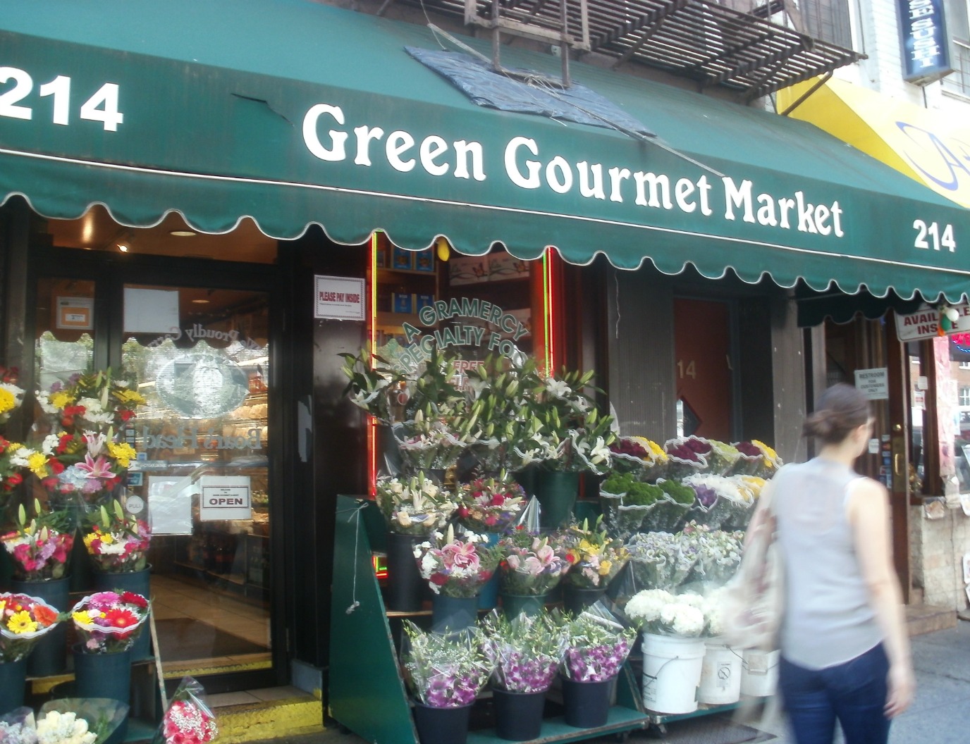 Midtown Blogger/Manhattan Valley Follies Green Gourmet Marketanother