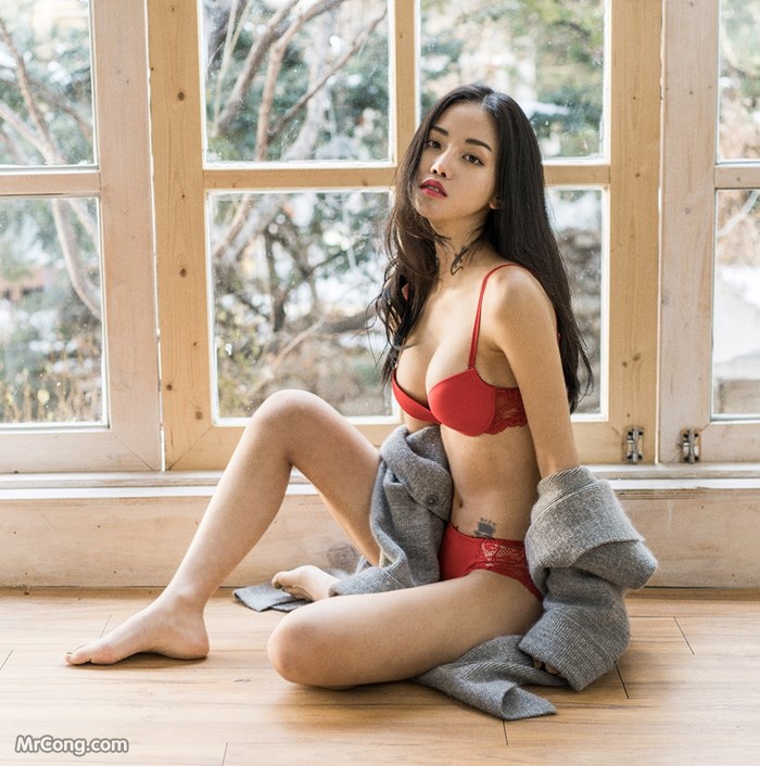 Beautiful Baek Ye Jin sexy with lingerie in the photo shoot in March 2017 (99 photos)