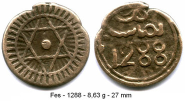عملة مغربية من فئة 4 فلس ضربة بفاس في عهد المرينيين تغزو شواطئ بني أنصار