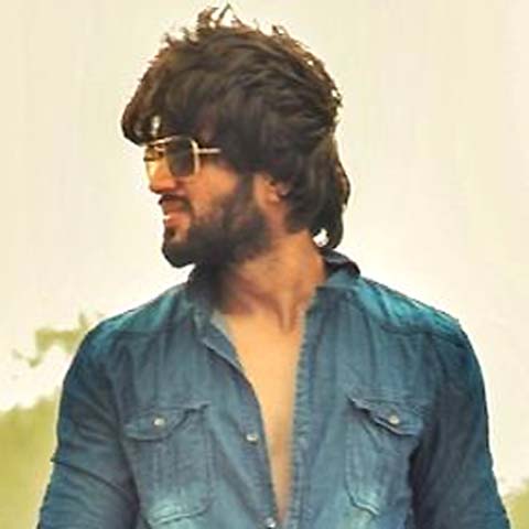 Allu Arjun Missed Vijay Devarakonda Arjun Reddy Movie Over Kiss Scenes  Deets Inside