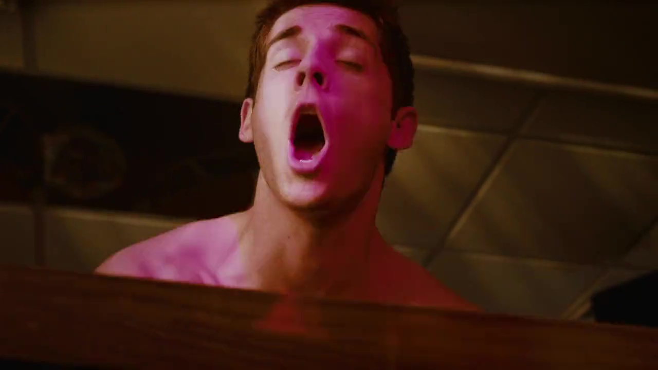 Jean-Luc Bilodeau nude in Piranha 3DD.