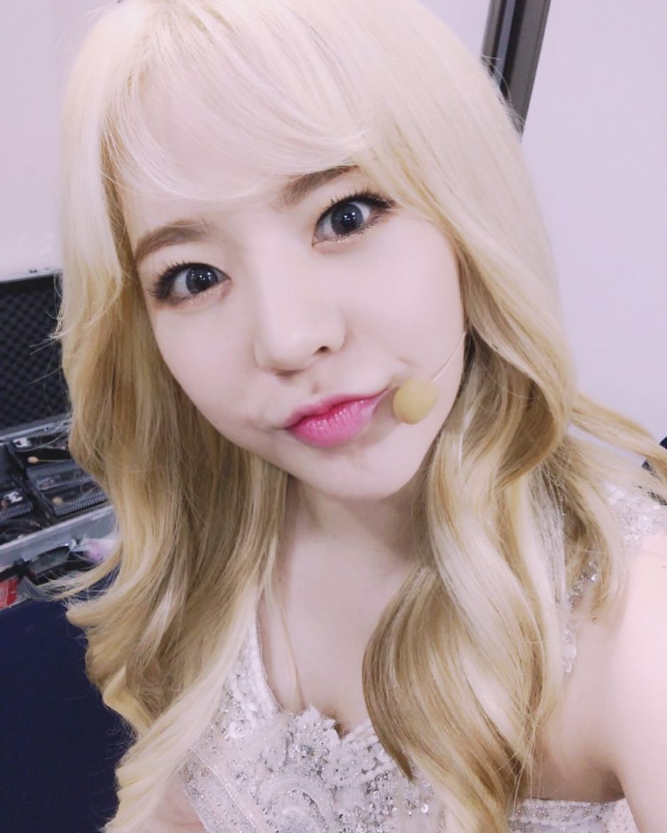 SNSD Sunny greets fans with her stunning selfie - SNSD | OH!GG | f(x)