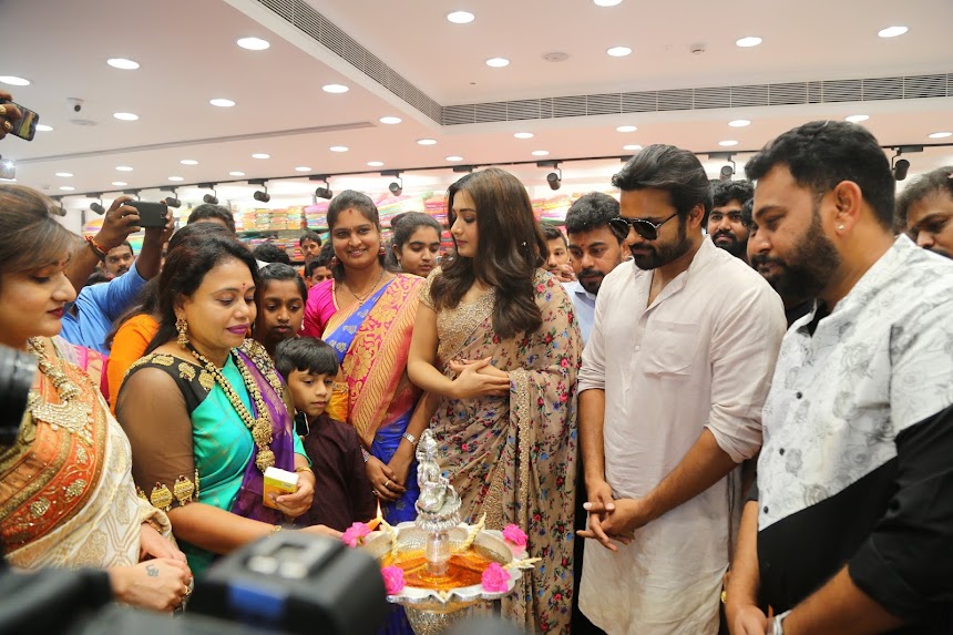 Catherine Tresa at KLM Fashion Mall Opening