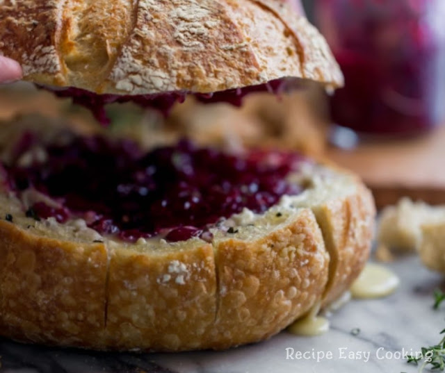 Baked Cranberry Brie Bread Bowl