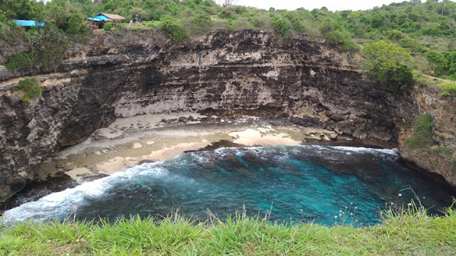 broken beach nusa penida bali