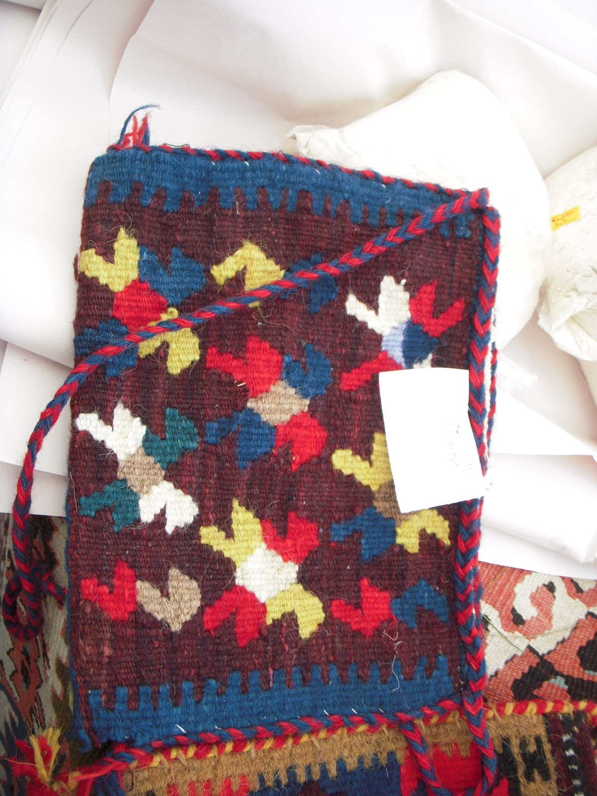 Asortik Krep'in Blogu: Mesafeler Diyorum, olmamalılar...*