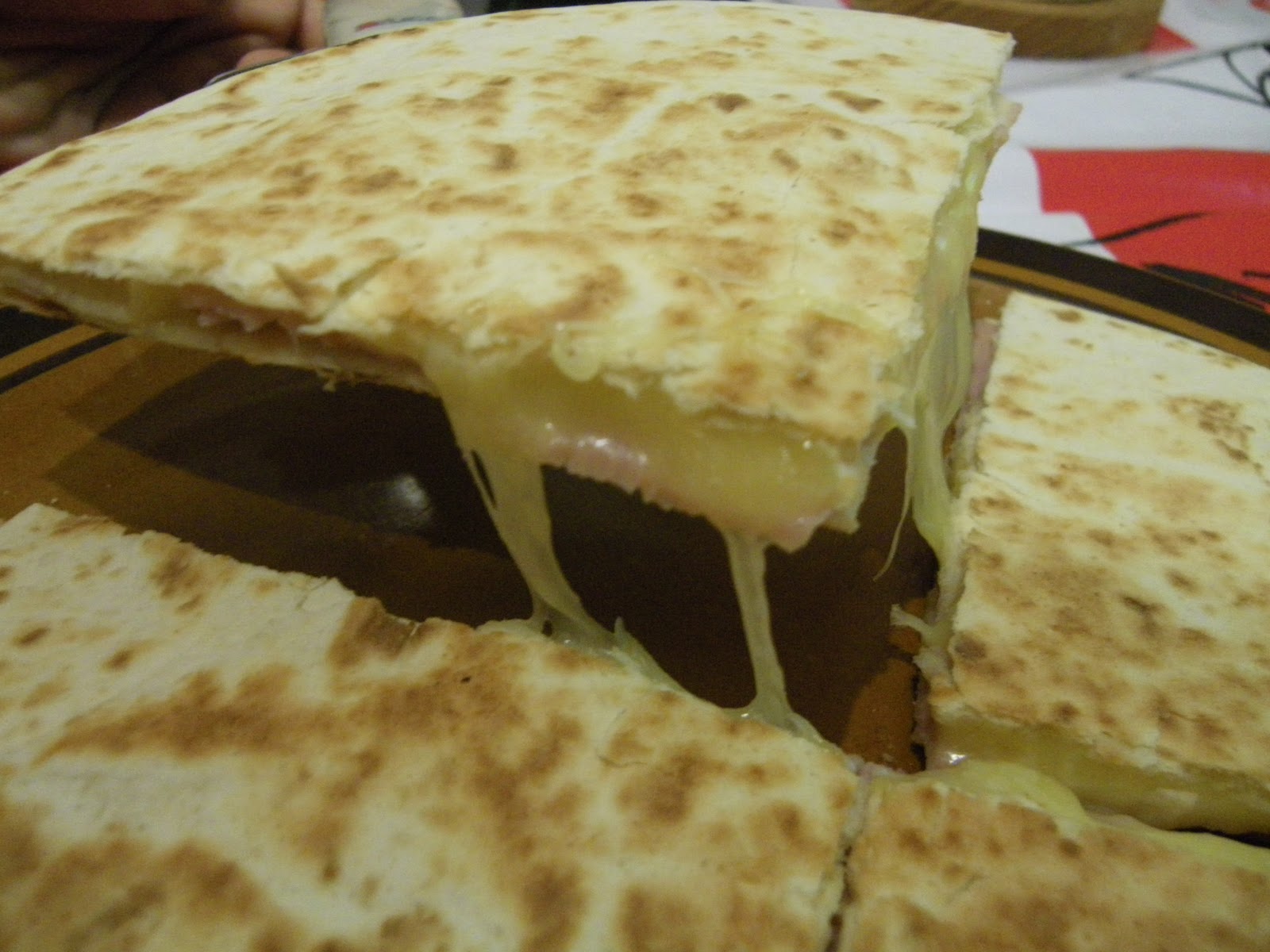 Adrian Gonzálvez Quesadilla de jamón de york y queso.