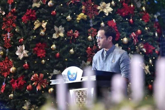 Muhammadiyah, NU & PGRI Sudah Sepatutnya Laporkan Nadiem ke Penegak Hukum Pihak Muhammadiyah, Nahdlatul Ulama (NU) dan PGRI sudah sepatutnya melaporkan Kemendikbud kepada Presiden Joko Widodo (Jokowi) dan aparat penegak hukum dalam hal ini Kepolisian