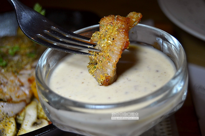 UNIQUE PASTA 維一義大利餐廳 - 工法扎實的義大利麵和甜點，用料不手軟創意組合食材鮮味@台北市松山區[小巨蛋站]