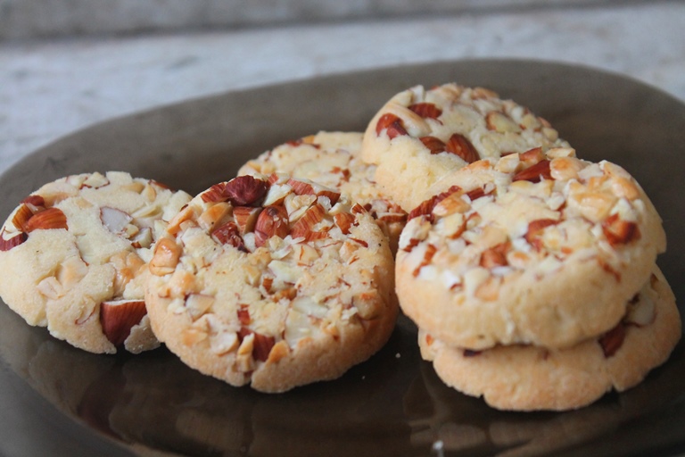 Nutty Shortbread Cookies Recipe Nuts Shortbread Recipe Yummy Tummy