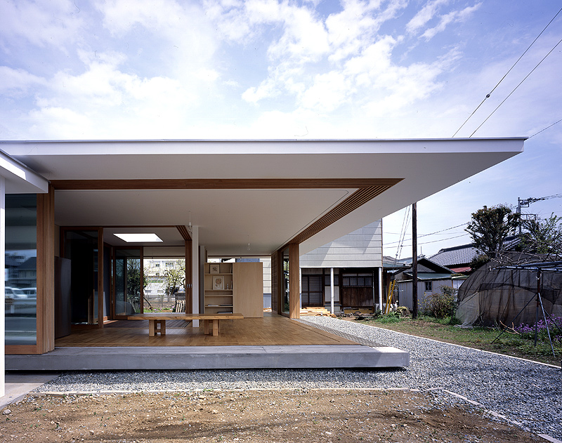 La casa sin paredes del estudio japonés Tezuka Architects