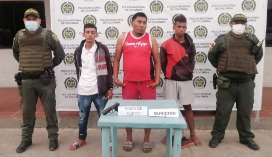 https://www.notasrosas.com/Por la comisión de diferentes delitos, capturadas seis personas en Maicao