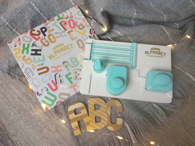 Mini ABC Punch Board de We R Memory Keepers Mini ABC Punch Board de We R Memory Keepers