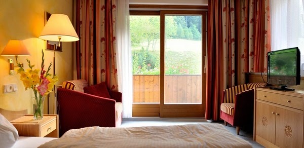 Decorate New House with Art