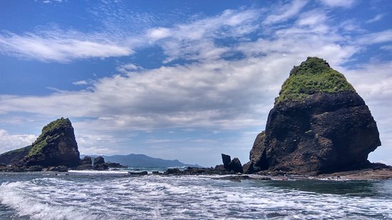 Pantai Papuma Jember