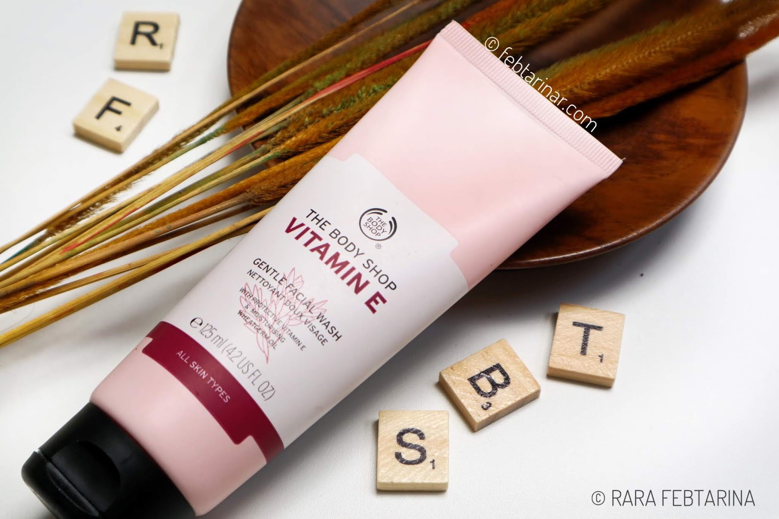 Review The Body Shop Vitamin E Gentle Facial Wash Rara Febtarina