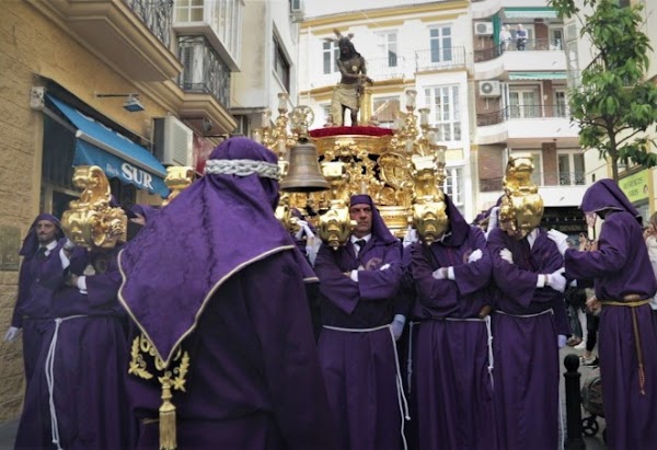Málaga, cuando Basti portó el Cristo de los Gitanos