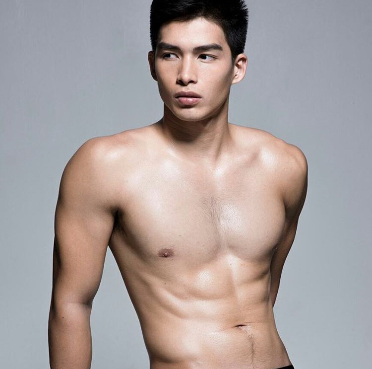 Shirtless Pinoy 🇵🇭 Daniel Velasco