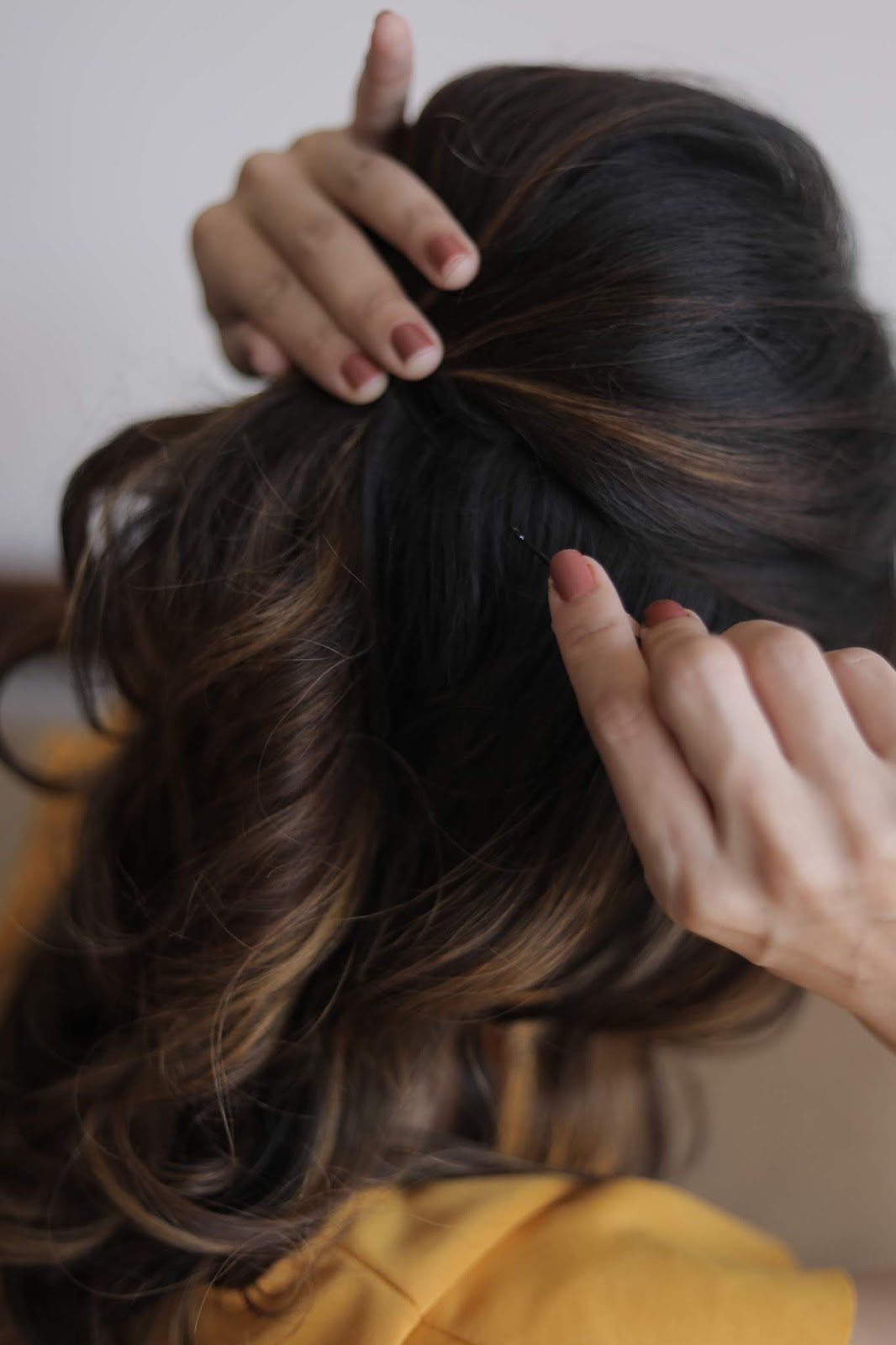 Voluminous Hairstyle with BBLUNT’s Back to Life Dry Shampoo and