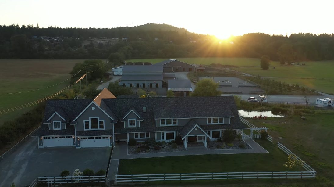 15 Photos vs. Cordova Bay, Victoria BC Luxury Equestrian Home Interior Design Tour