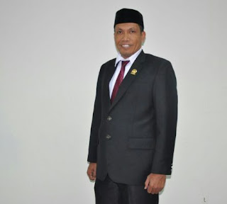Ambon, Malukupost.com - Anggota Komisi C DPRD Maluku Ridwan Elis menilai, konsep Tol Laut yang dicanangkan Presiden RI Joko Widodo sebagai pengangkutan logistik kelautan untuk menghubungkan pelabuhan-pelabuhan besar yang ada di nusantara,termasuk Provinsi Maluku masih jauh dari realisasi bahkan gagal penuhi target program periode 2014-2019.