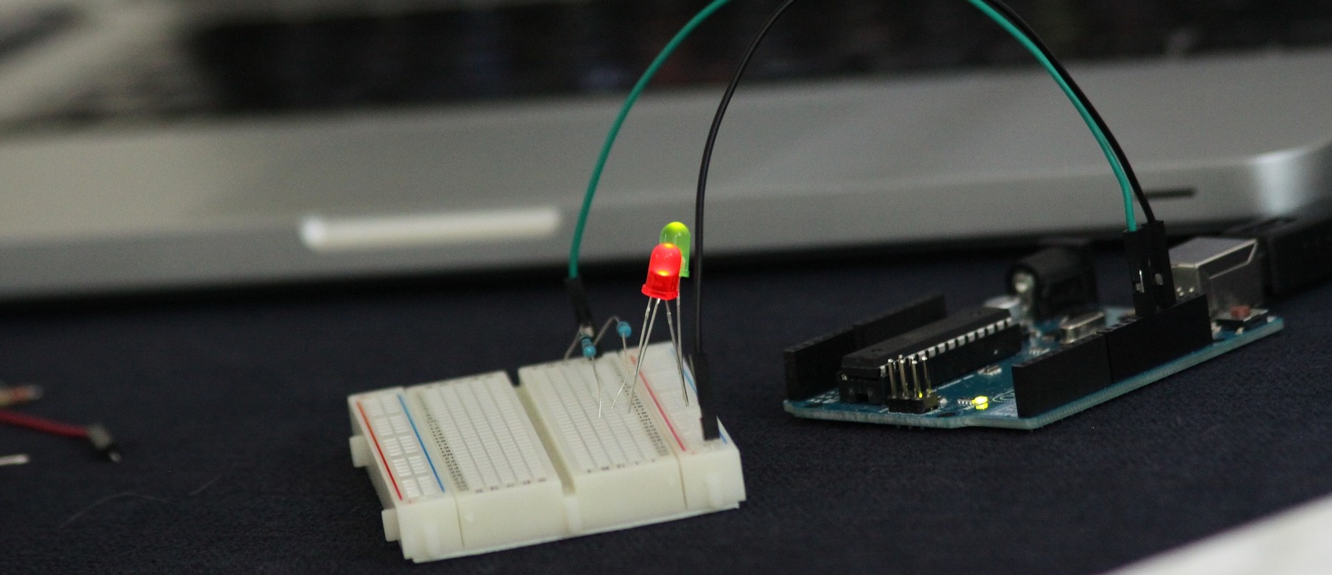 Protoboard o placa de pruebas: Conociendo sus conexiones