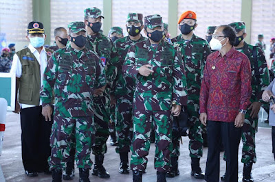 Panglima TNI dan Kapolri Tegaskan Sinergitas Vaksinasi Covid-19 di Bali