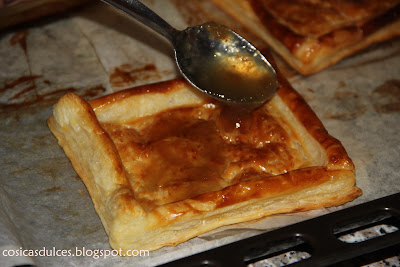  Cajitas de hojaldre con presa ibérica y brie 