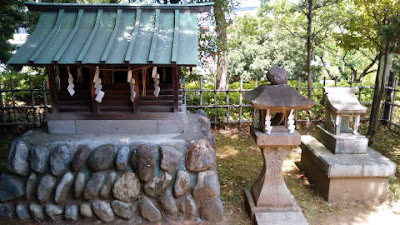社内神社