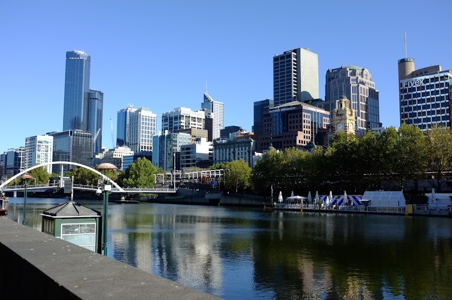 Melbourne yarra river tour by city bike, Docklands to Kings Garden