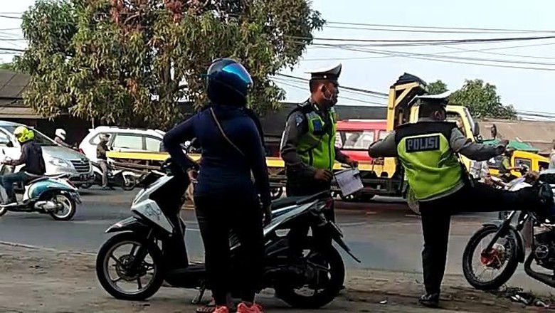 Kumpulan Arti Mimpi Di Tilang Polisi Menurut Islam Dan Primbon Jawa -  Fiesta Mega