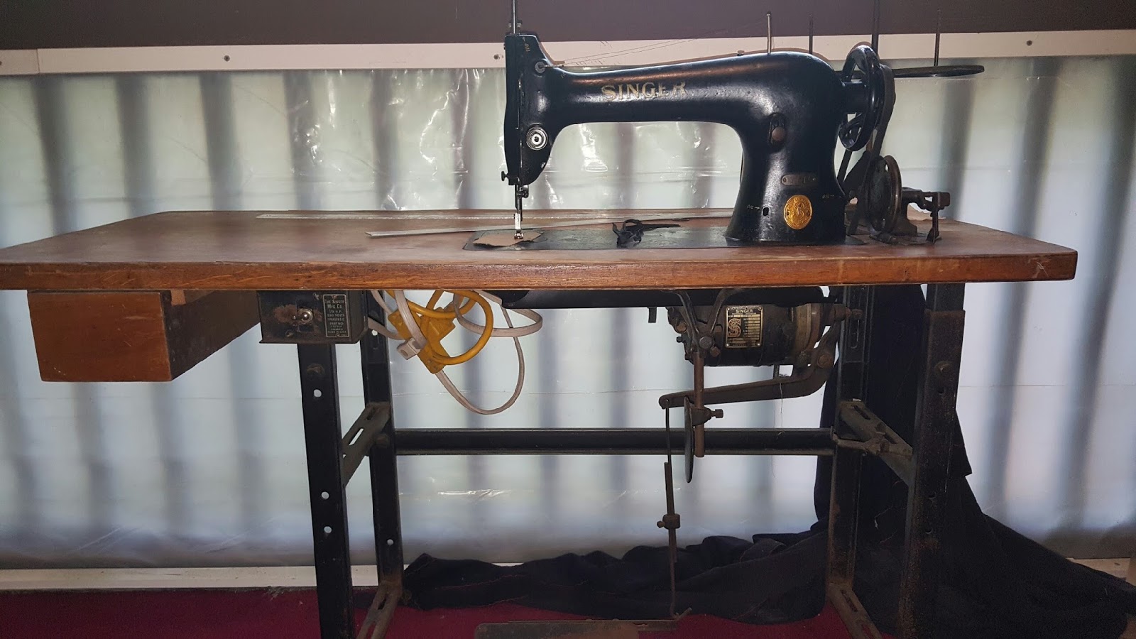 The Project Lady: Industrial Singer 31-15 Sewing Machine - Makeover
