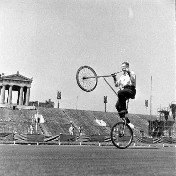 Bicycle+Pageant,+1948+(9).jpg