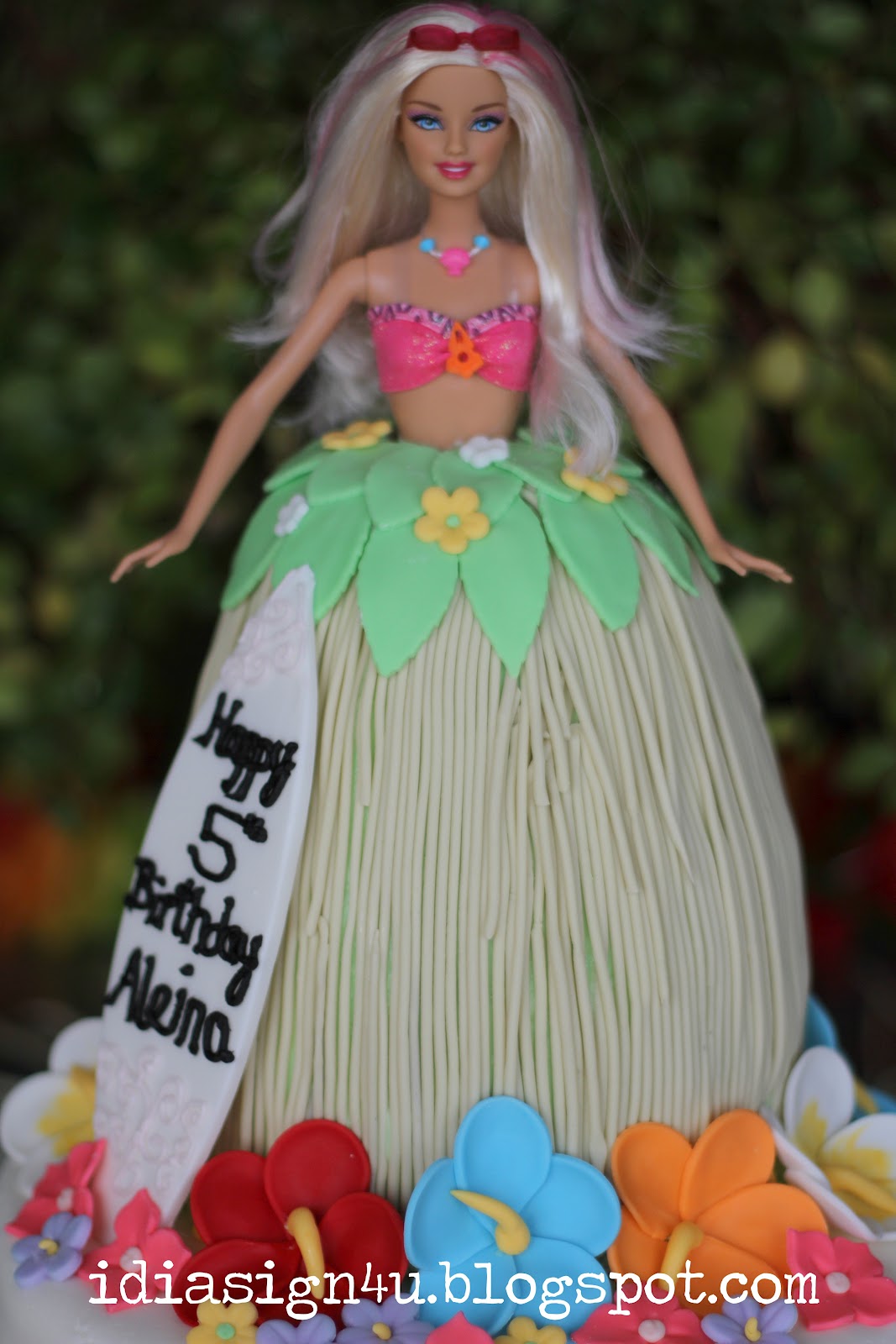 I Love Doing All Things Crafty Hawaiian Barbie Luau Fondant Birthday Cake pic image picture